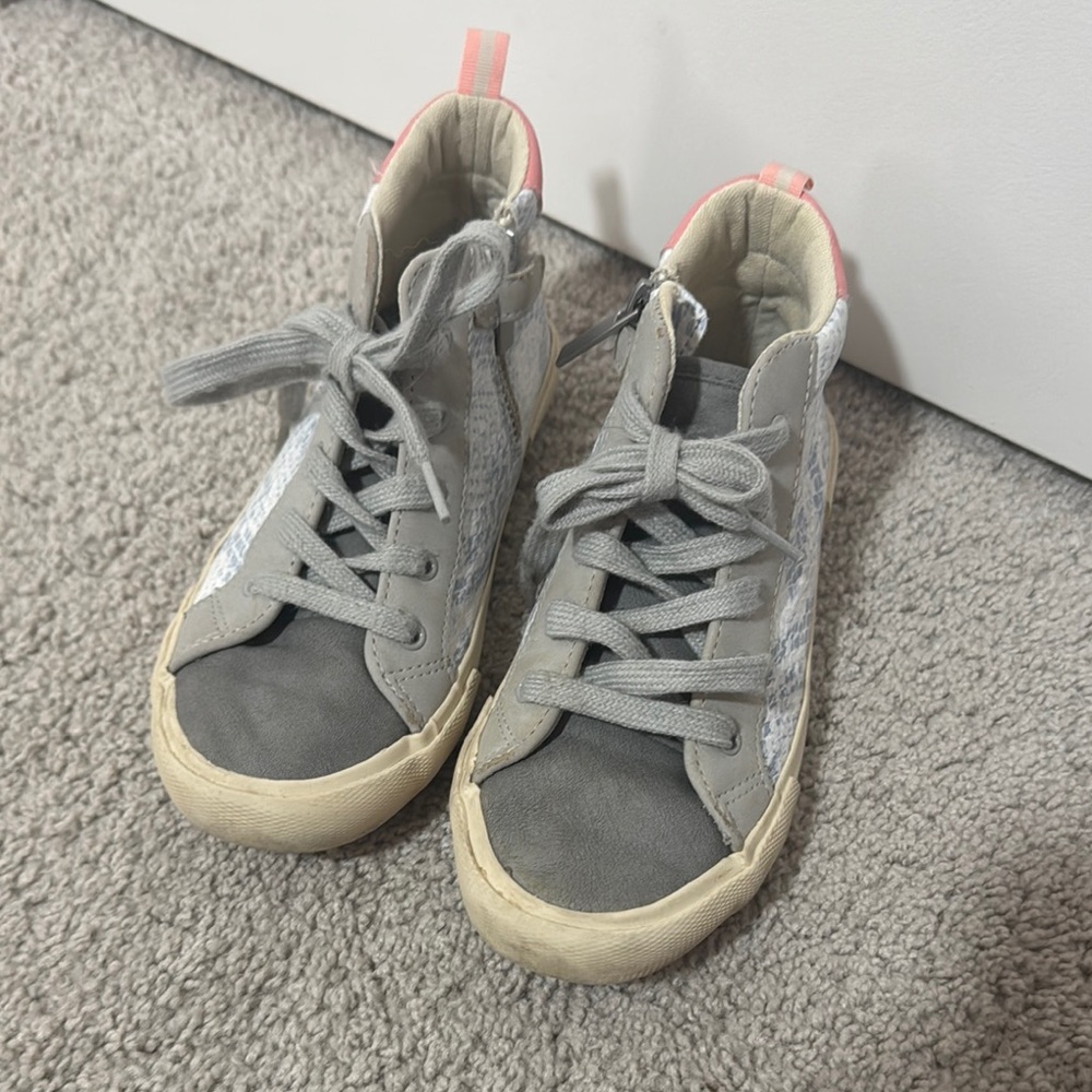 Joules Grey/baby blue/pink high top.